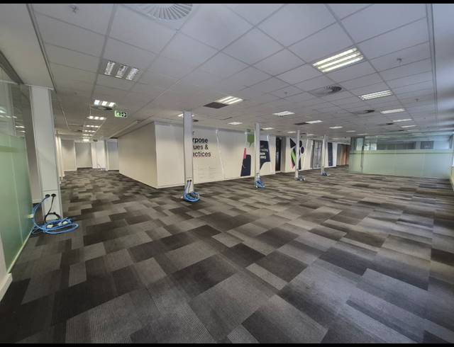 1,742M² OFFICE TO LET IN SANDTON CENTRAL